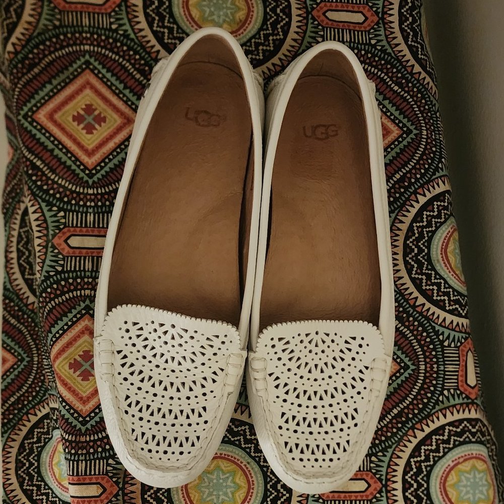 UGG White Loafers / Oxfords